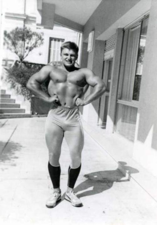 20 знаменитостей, которые не "косили" от армии