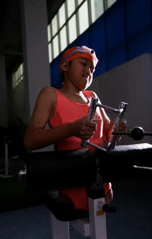 Безногая китаянка примет участие в Олимпиаде по… плаванию!