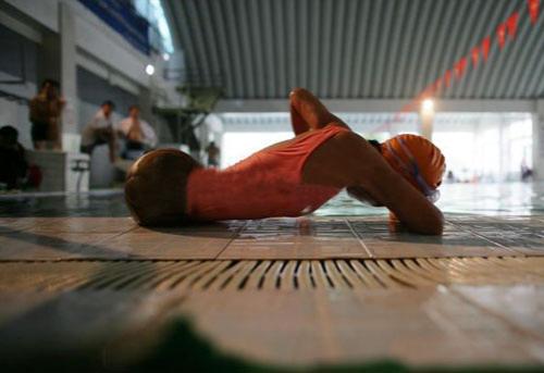 Безногая китаянка примет участие в Олимпиаде по… плаванию!