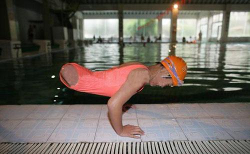 Безногая китаянка примет участие в Олимпиаде по… плаванию!