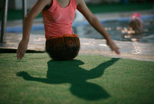 Безногая китаянка примет участие в Олимпиаде по… плаванию!