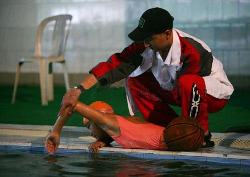 Безногая китаянка примет участие в Олимпиаде по… плаванию!