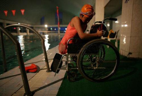Безногая китаянка примет участие в Олимпиаде по… плаванию!