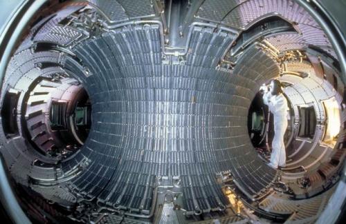 Топ-12 самых дорогих проектов современной науки