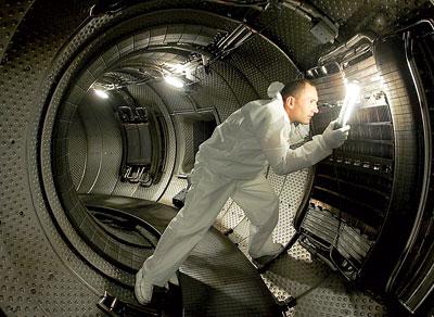 Топ-12 самых дорогих проектов современной науки