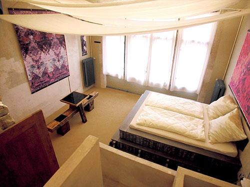 Отель-фантазия возбуждает воображение  летающей кроватью