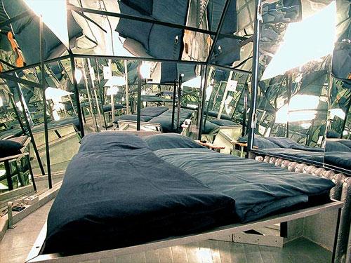 Отель-фантазия возбуждает воображение  летающей кроватью