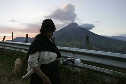 В Эквадоре проснулся вулкан Тунгурахуа