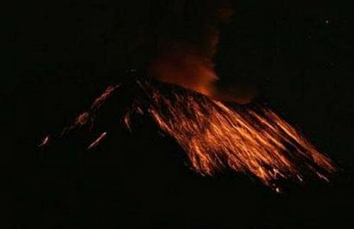 В Эквадоре проснулся вулкан Тунгурахуа