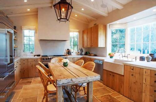 Том Круз продает свой шикарный особняк в Голливуде