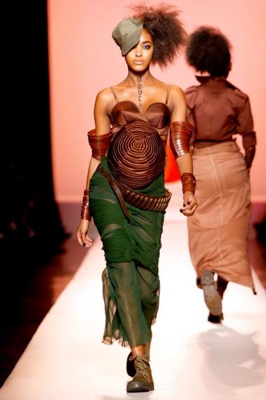 Ирина Шейк и другие беременные модели, дефилировавшие на подиуме