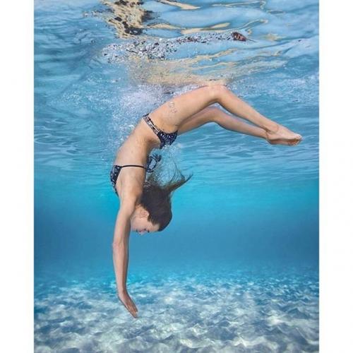 Как отдыхают супермодели на пляже: фото из Инстаграм