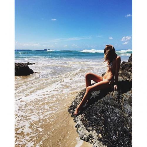 Как отдыхают супермодели на пляже: фото из Инстаграм