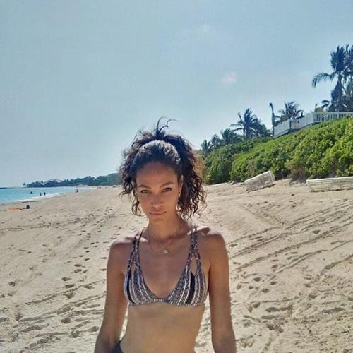 Как отдыхают супермодели на пляже: фото из Инстаграм