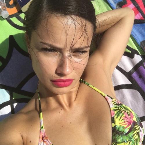 Как отдыхают супермодели на пляже: фото из Инстаграм