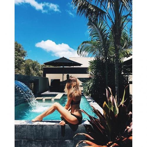 Как отдыхают супермодели на пляже: фото из Инстаграм