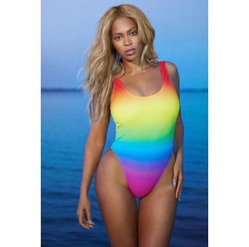 Как отдыхают супермодели на пляже: фото из Инстаграм