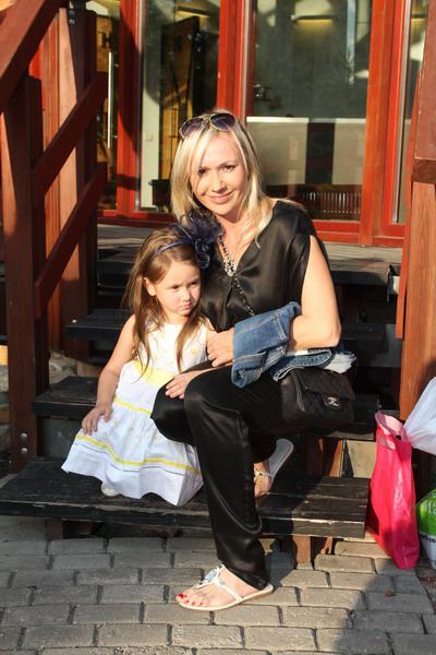 Знаменитости с детьми слетелись на сладкое