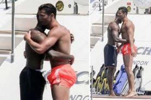 Как звезды расслабляются на яхтах, думая, что их никто не видит