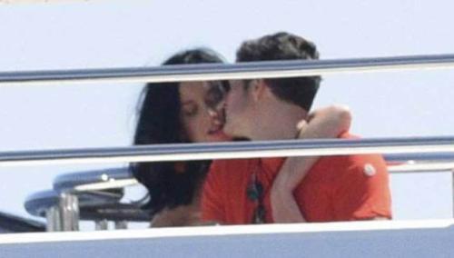 Как звезды расслабляются на яхтах, думая, что их никто не видит