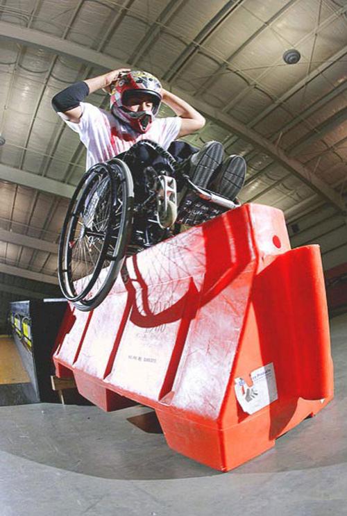 Сальто на инвалидном кресле