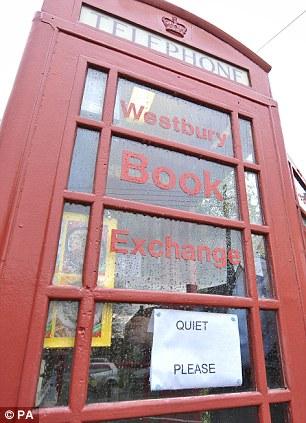 Англичане открыли библиотеку в телефонной будке