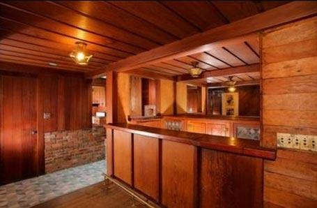 Брэд Питт прикупил пещерку