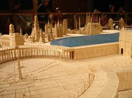 Американец строит города из зубочисток