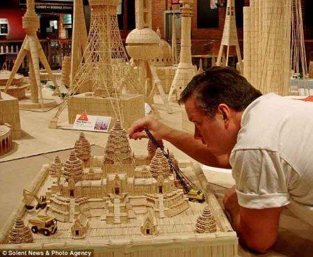 Американец строит города из зубочисток