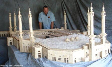 Американец строит города из зубочисток