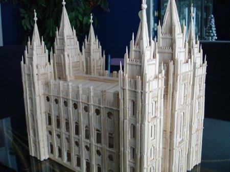 Американец строит города из зубочисток