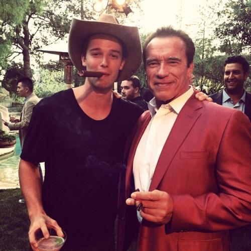 Шварценеггер v 2.0: внебрачный сын Арни как две капли похож на отца