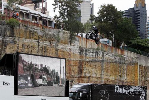 Чудеса на мотобайке