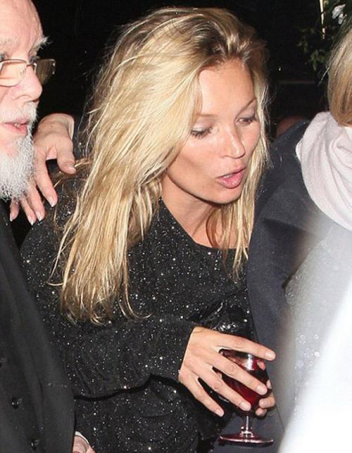 Скандальные фотографии подвыпивших звезд