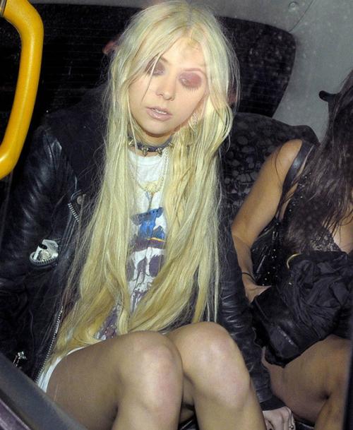 Скандальные фотографии подвыпивших звезд