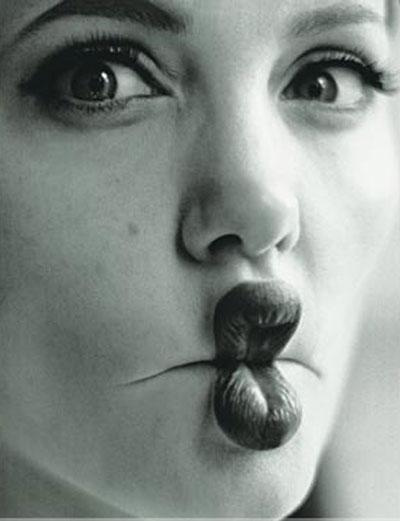 Бред Питт  опубликовал домашнюю фотосессию Анджелины Джоли