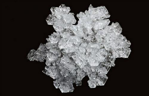 Зимний макромир: снежинки и иней