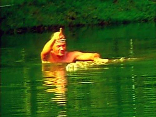 Сентиментальный крокодил срывает апплодисменты