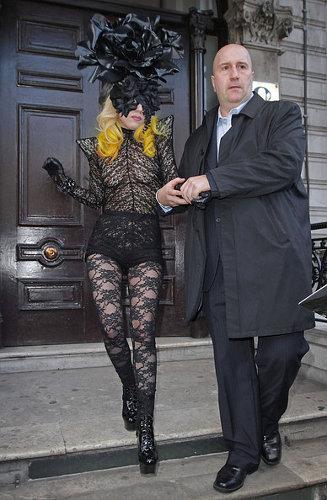 Звезды, которых нужно срочно переодеть