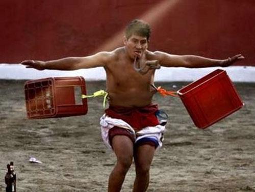 Индейцы испытывали себя на прочность «танцем ножниц»