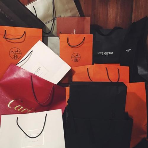 Русская на золотом Bentley и другие "мажоры" нашего времени