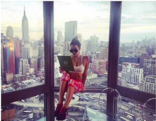 Русская на золотом Bentley и другие "мажоры" нашего времени