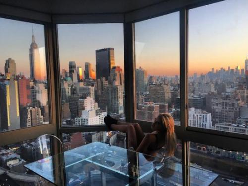 Русская на золотом Bentley и другие "мажоры" нашего времени