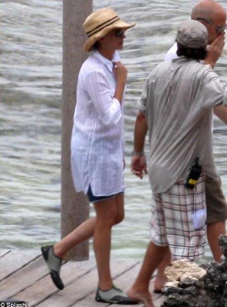 Джулия Робертс искупалась с женихом Пенелопы Круз