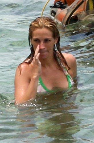 Джулия Робертс искупалась с женихом Пенелопы Круз