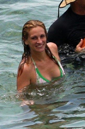 Джулия Робертс искупалась с женихом Пенелопы Круз