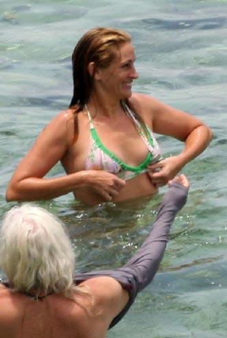 Джулия Робертс искупалась с женихом Пенелопы Круз