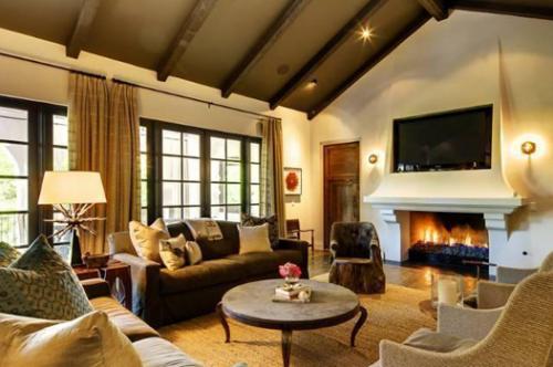 Хилари Дафф  продаёт дом