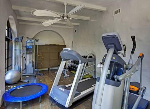 Хилари Дафф  продаёт дом