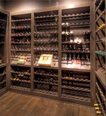 Хилари Дафф  продаёт дом